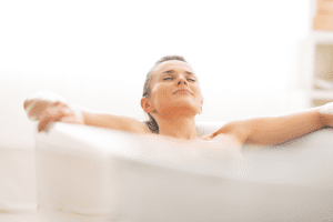 Banheira em casa: como utilizar para autocuidado?