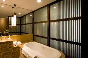 Banheiras sofisticadas e limpas: como contribuem para o sucesso do seu hotel?
