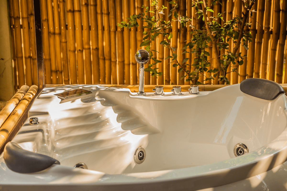 Conheça espaços onde a banheira pode ser instalada