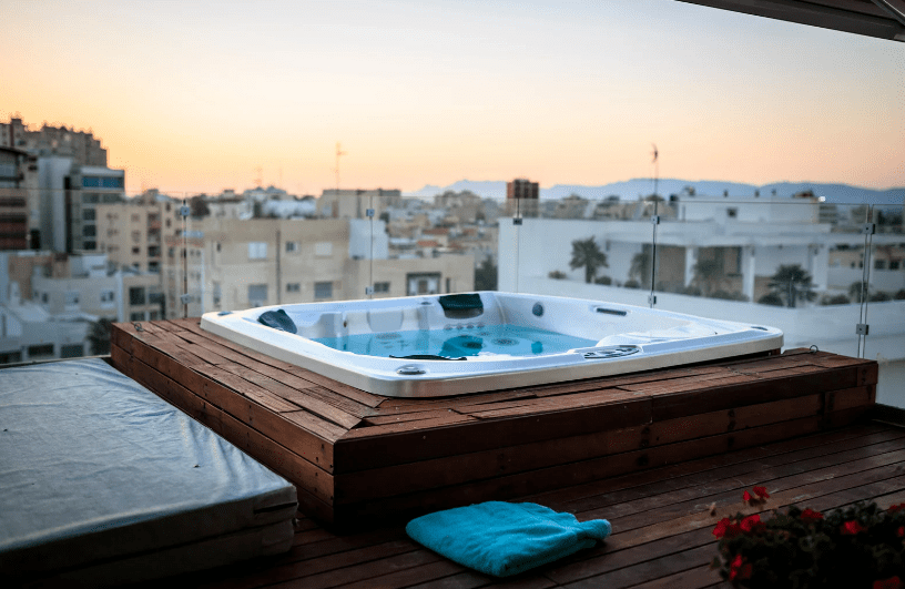 veja tres banheiras para se usar em uma pousada