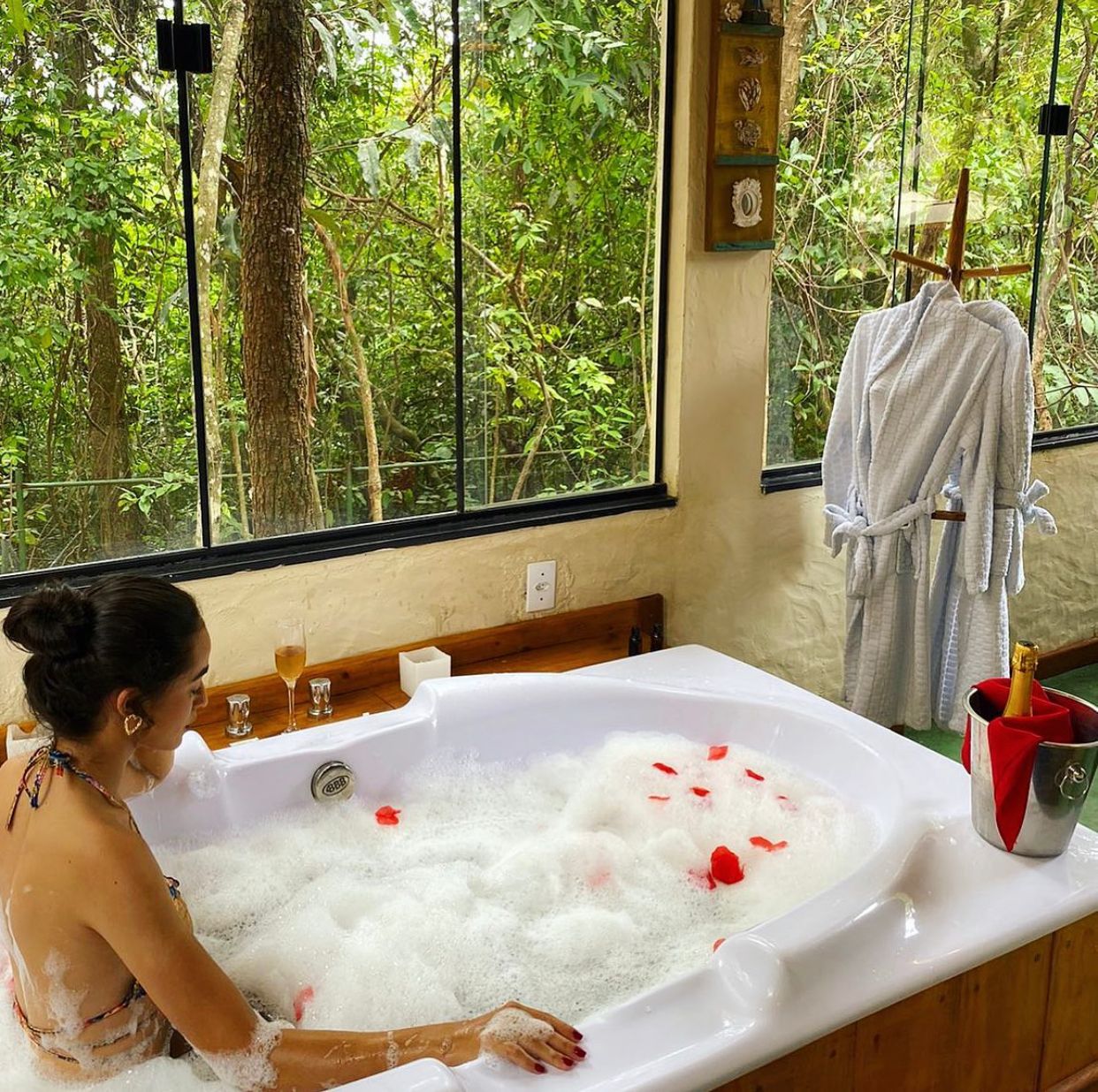 Banheira com cascata para hotel: saiba tudo sobre o diferencial!